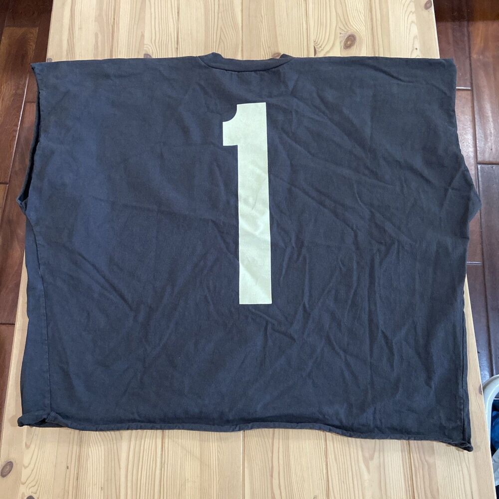 Kanye West Vultures 1 Graphic T-shirt Men Small Box Oversized Yeezy Music - Picture 5 of 6